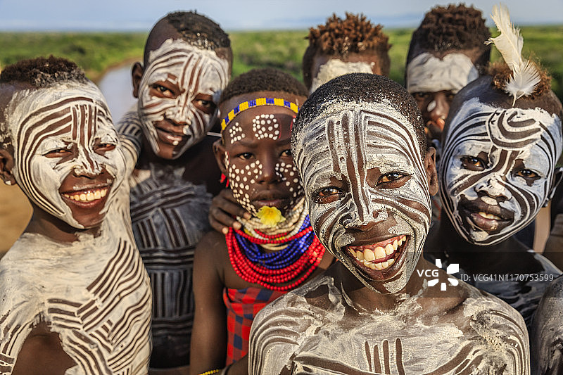 一群快乐的非洲儿童，东非图片素材