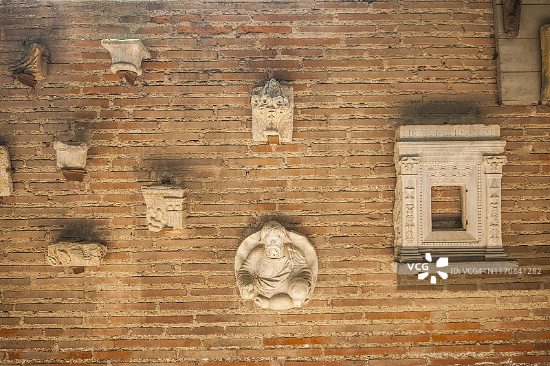 克拉塞圣阿波利纳雷大教堂的考古碎片图片素材