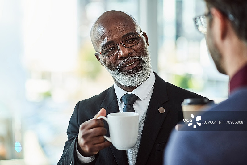 他们的谈话总是围绕成功图片素材
