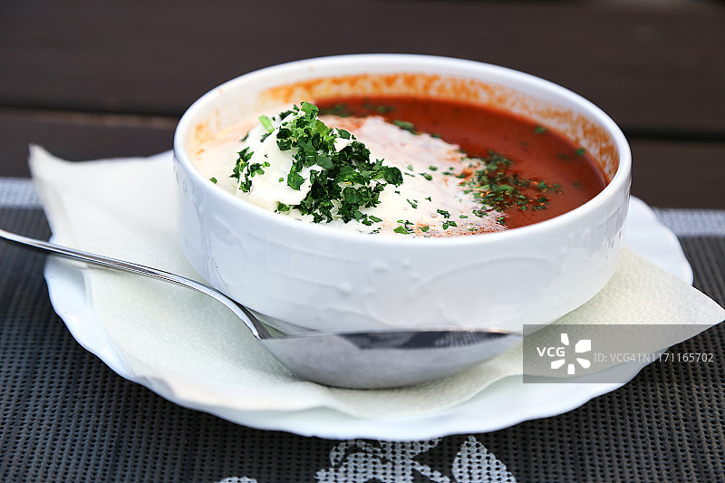 法式番茄浓汤配面包丁图片素材