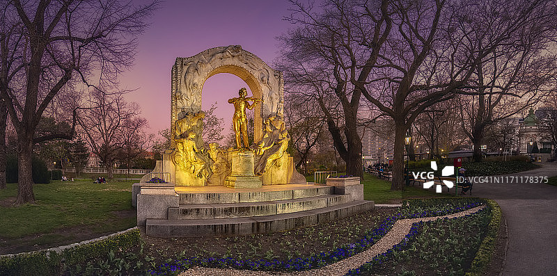 奥地利维也纳的约翰·施特劳斯雕像图片素材