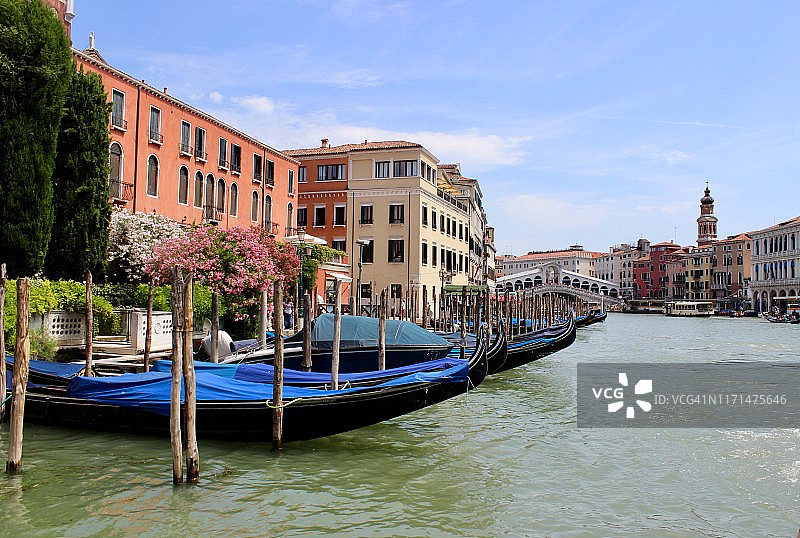 意大利威尼斯：贡多拉美景图片素材