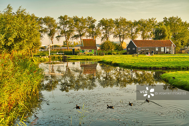 荷兰赞斯堡的传统农舍图片素材