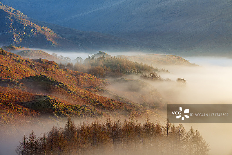 英国湖区景观日出云雾图片素材