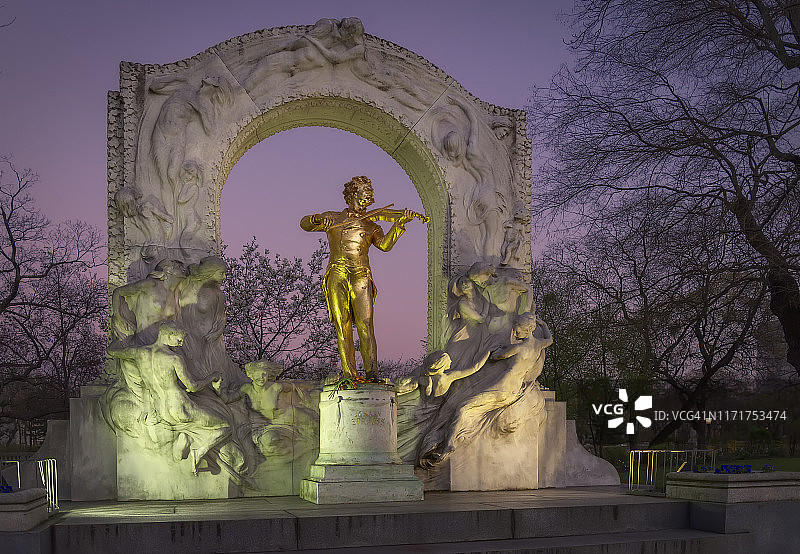 奥地利维也纳的约翰·施特劳斯雕像图片素材