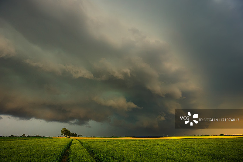 汹涌澎湃的海浪图片素材