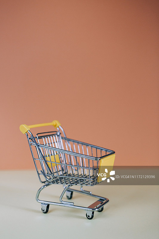 玩具购物车图片素材