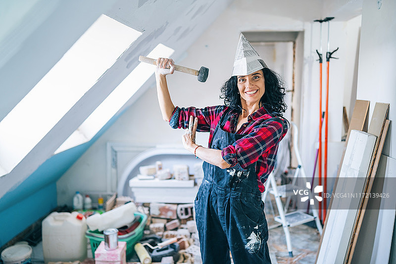 女人做家居装修，手势图片素材