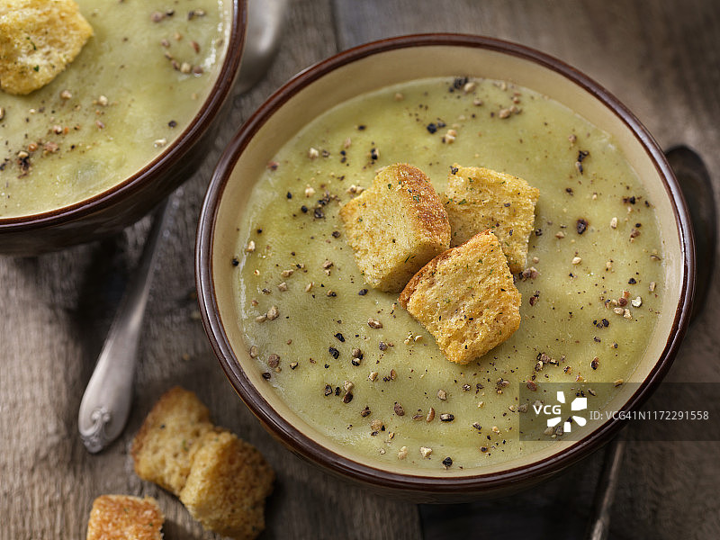 奶油西兰花汤图片素材