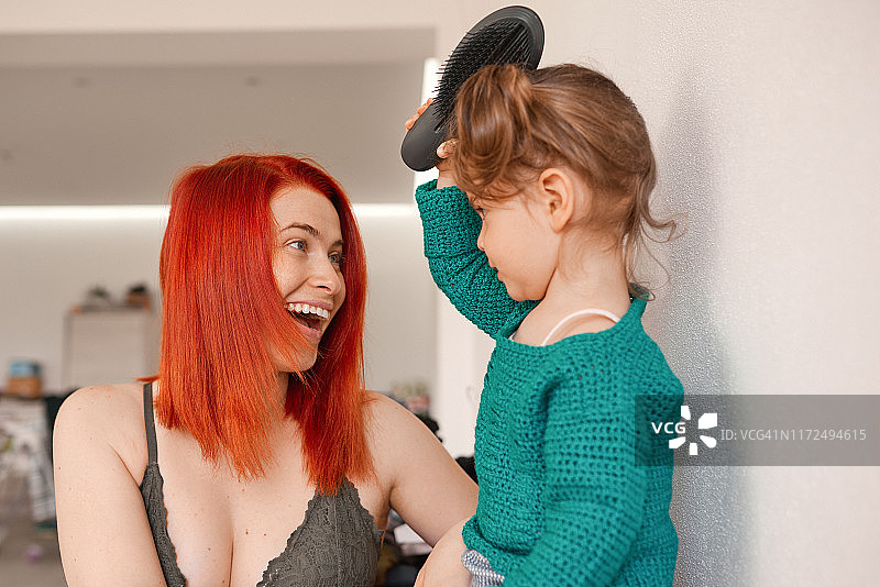 准备梳头图片素材