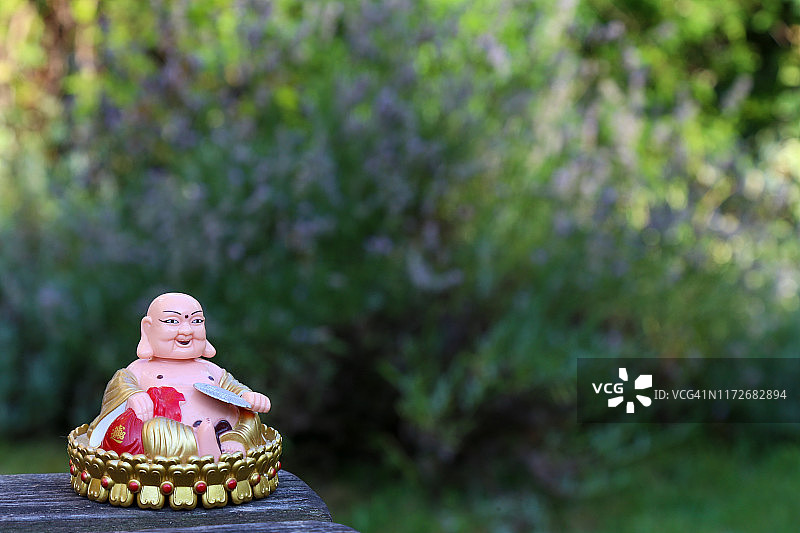 带来好运、健康和财富的弥勒佛图片素材