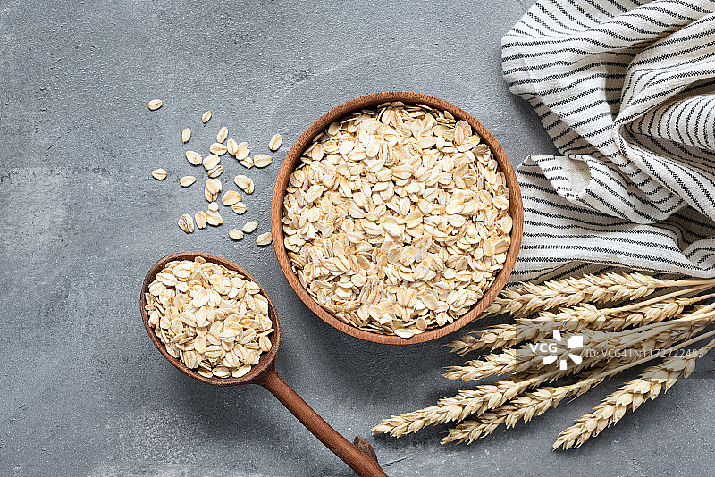 木碗里的燕麦片图片素材