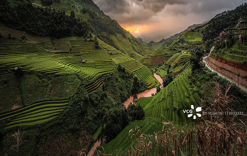 越南木江界梯田日落壮丽景色图片素材