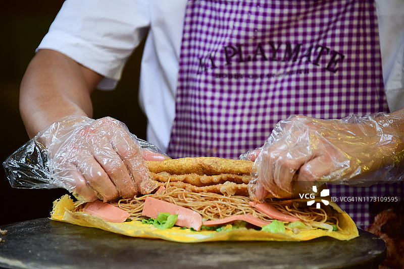 肉蔬馅的中国折叠饼图片素材