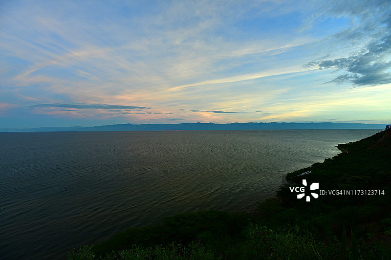 艾伯特湖的湖岸风光图片素材