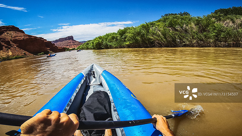 科罗拉多河皮划艇漂流第一视角，摩押图片素材
