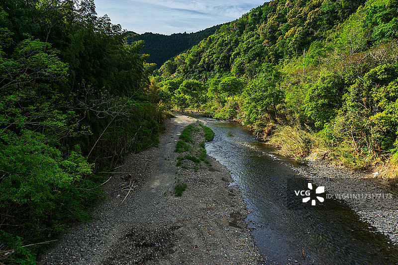 萨萨河碎石路图片素材