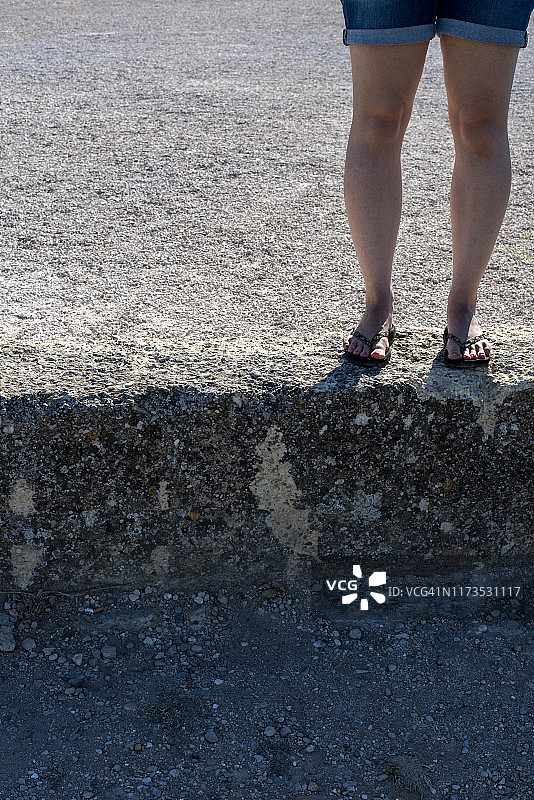 短裤和人字拖图片素材