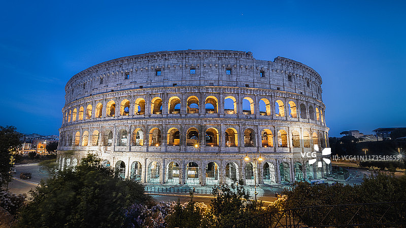 罗马斗兽场黄昏夜景图片素材