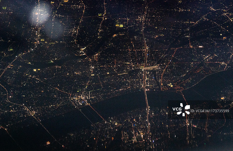 飞机航拍日本大阪市中心日落景色图片素材