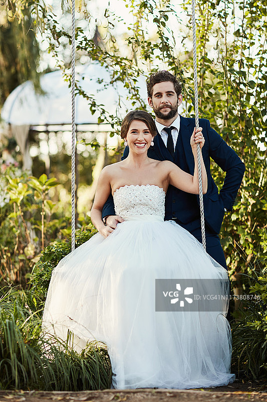 每个女人都值得拥有白马王子图片素材