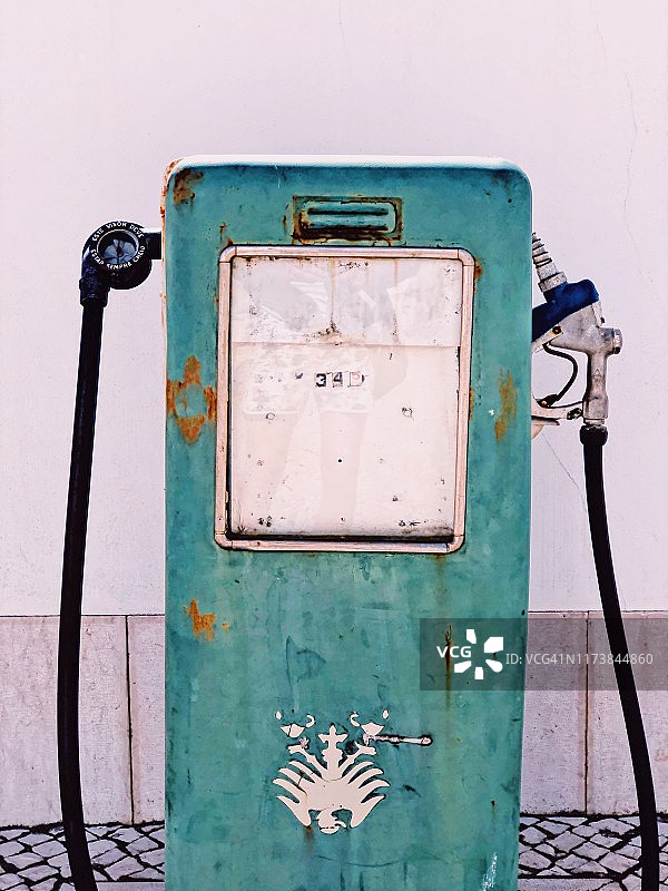 工业风复古绿色加油泵图片素材