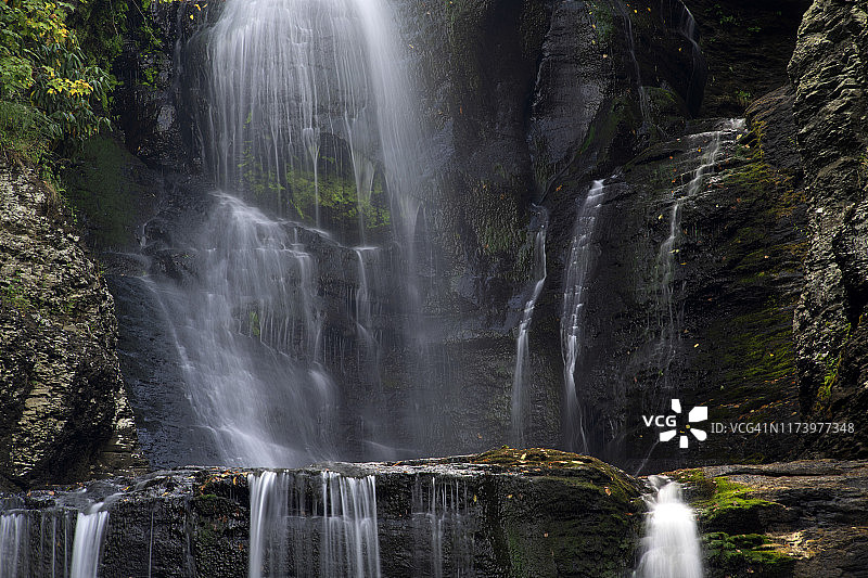 丁曼瀑布图片素材