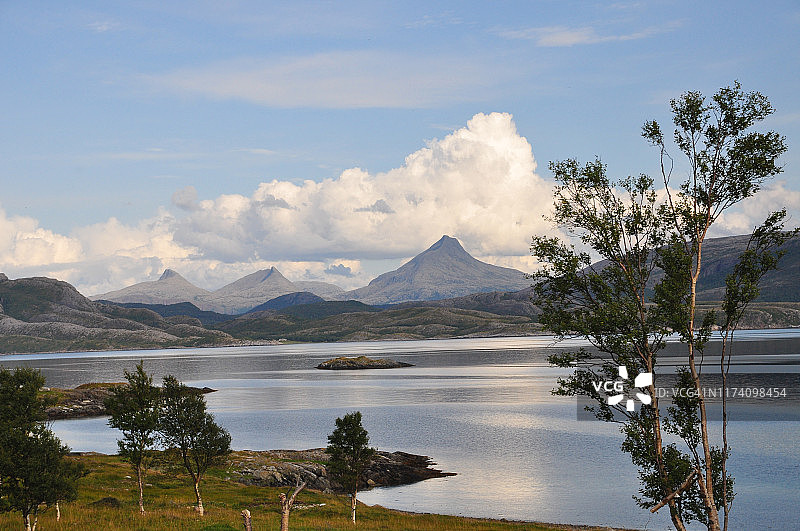 诺德兰郡海尔霍内特山脉风光图片素材