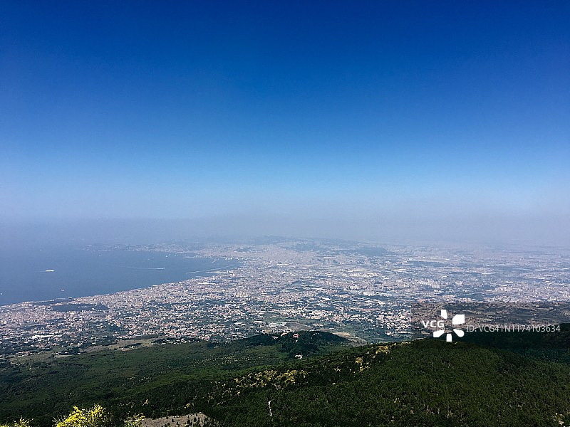 徒步旅行到意大利维苏威火山图片素材