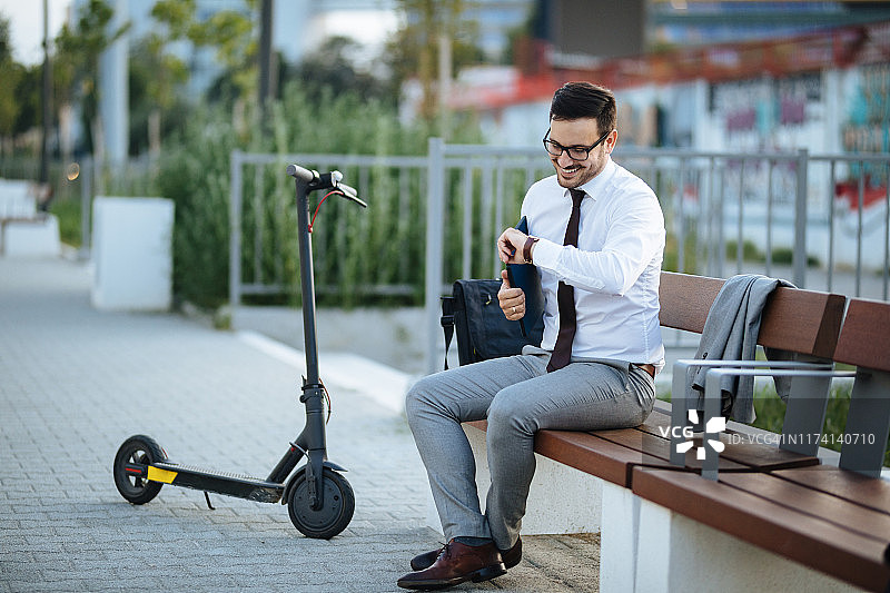 出发时间到了！图片素材