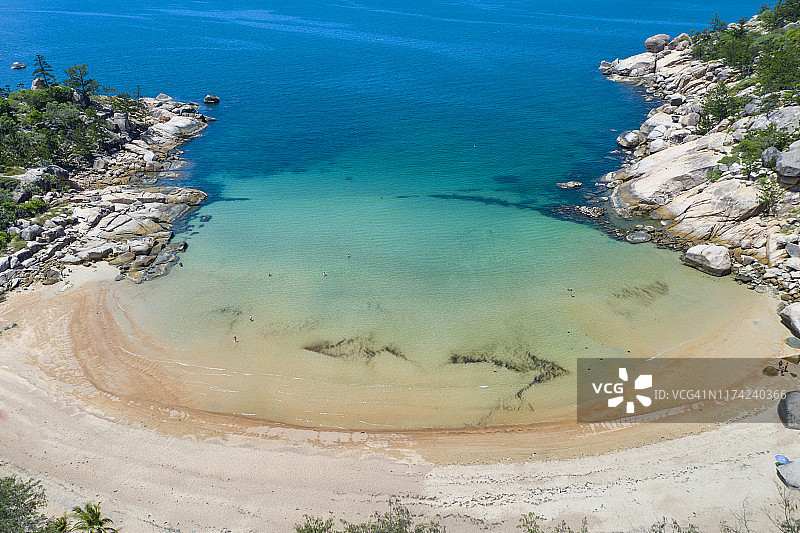 阿尔玛湾是磁岛上众多美丽的海滩之一图片素材