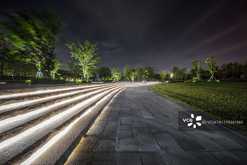 苏州公园夜景图片素材