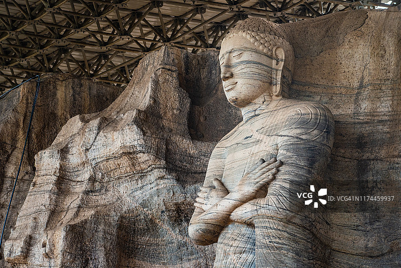 波隆纳鲁瓦古城伽尔寺的站立佛像图片素材