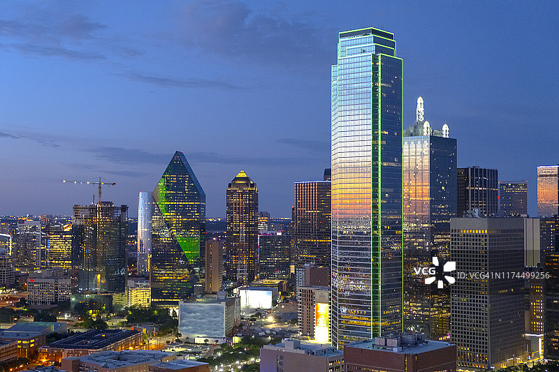 德克萨斯州达拉斯黄昏天际线图片素材