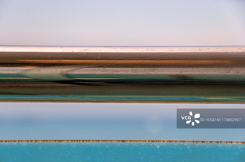 阳台栏杆反光图片素材