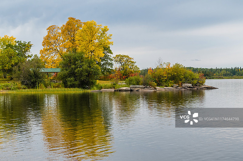 猎鹰湖的秋天图片素材