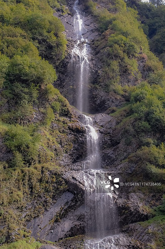 阿拉斯加内陆的瀑布图片素材