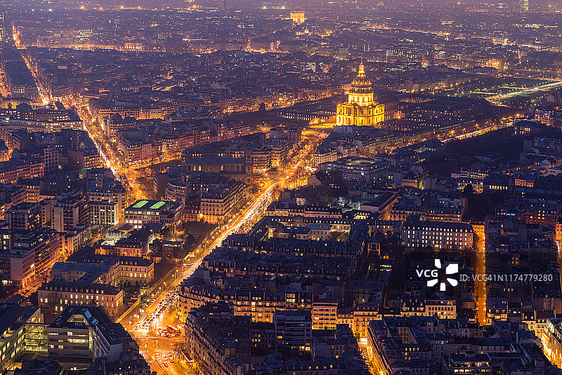 巴黎埃菲尔铁塔夜景图片素材