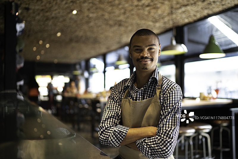 餐厅老板/服务员的肖像图片素材