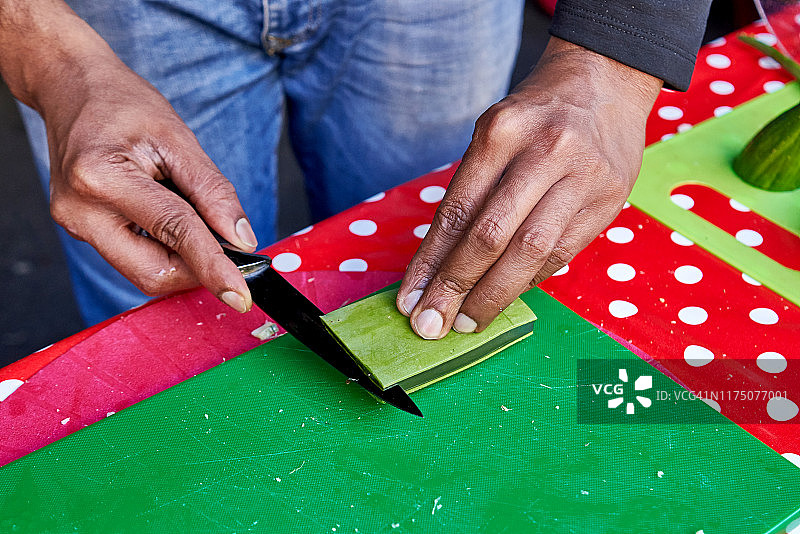 准备榨汁的芦荟图片素材