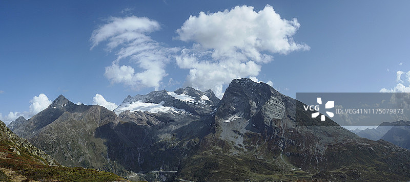 泰拉罗萨角、莱昂山、布雷特峰和许布什峰全景，近辛普隆山口图片素材
