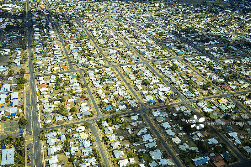 澳大利亚昆士兰州邦德堡住宅区房屋和街道的鸟瞰图图片素材