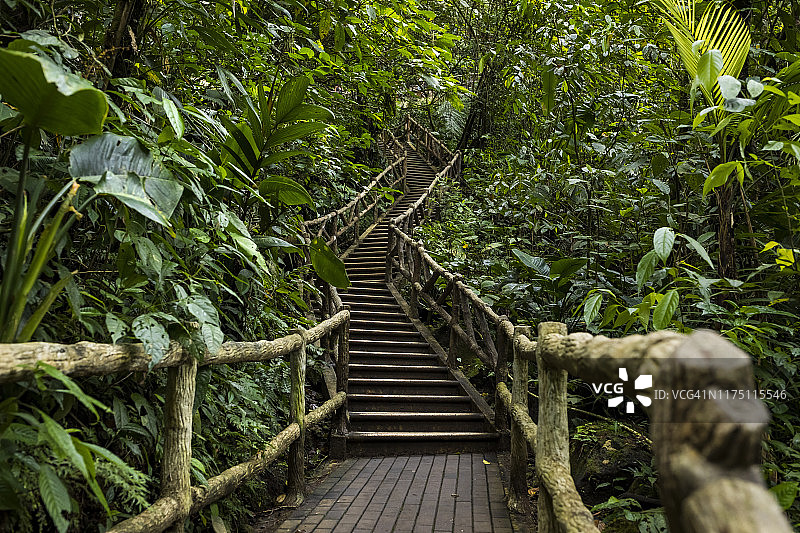 哥斯达黎加拉福图纳瀑布的楼梯图片素材