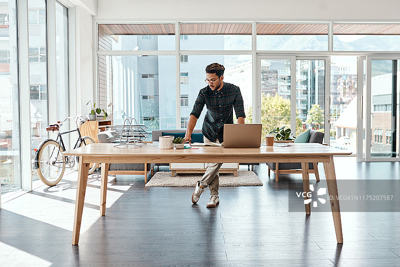 他的手艺是他的荣耀图片素材