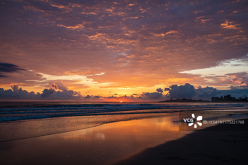 澳大利亚昆士兰州黄金海岸库兰加塔日出图片素材