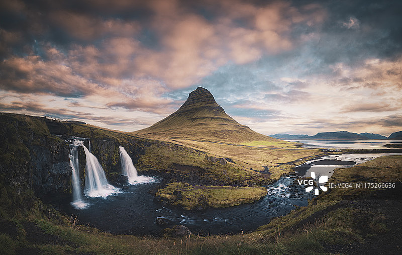 教堂山山峰图片素材