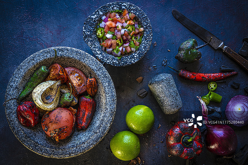 墨西哥烤辣椒和番茄酱图片素材