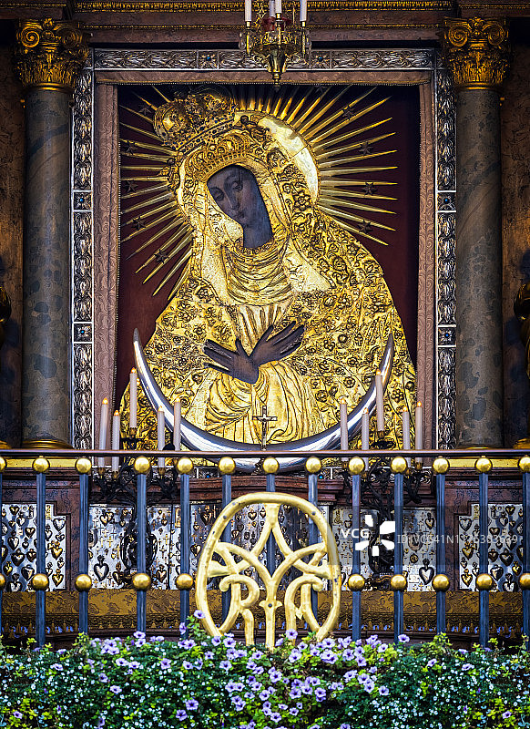 立陶宛黎明门圣母圣像图片素材