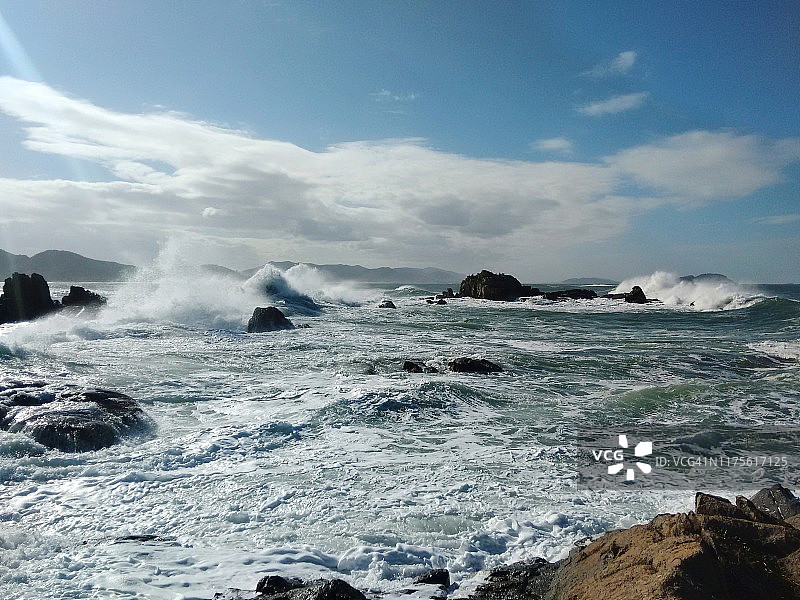 巴西圣卡塔琳娜州弗洛里亚诺波利斯温带气旋相关的风暴潮图片素材