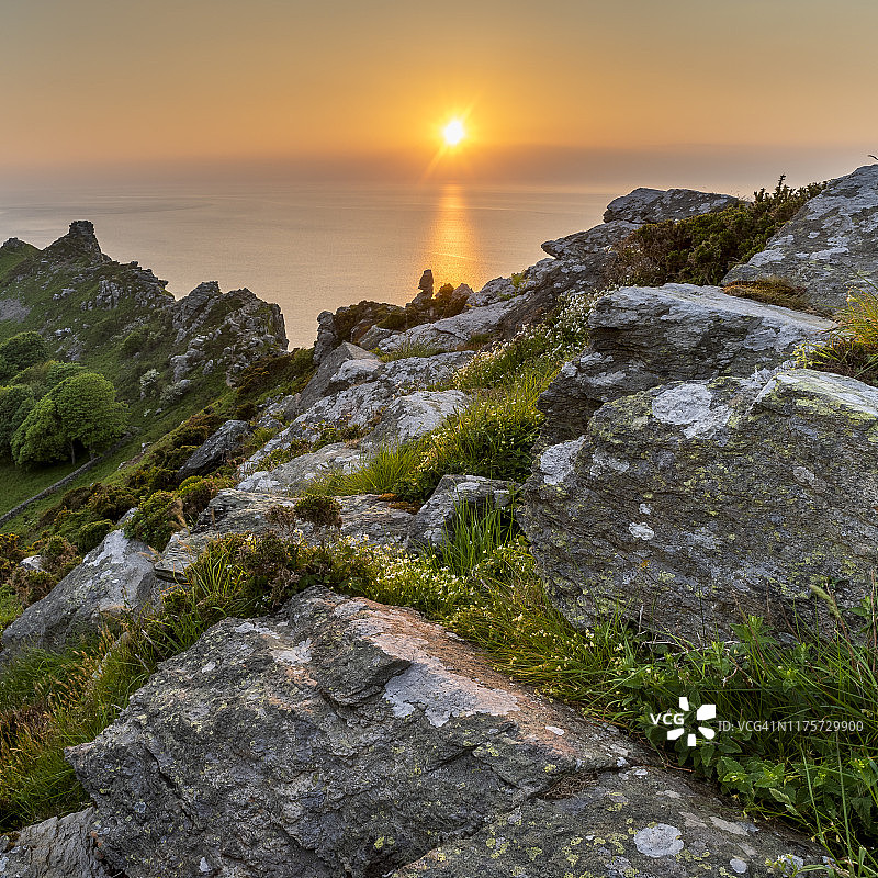 埃克斯穆尔国家公园岩石谷日落景色（英国萨默塞特郡）图片素材